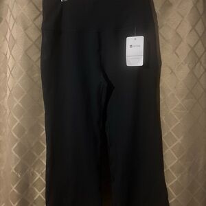 AFITNE USA Women's Classic Black Capris